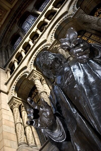 Sculpture of Richard Owen