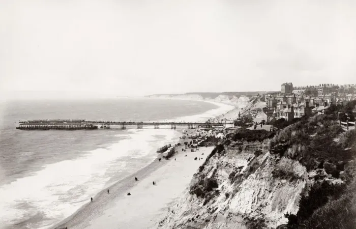Framed Print : Sea and pier at Bournemouth, England Framed Print : Sea and pier at Bournemouth, England