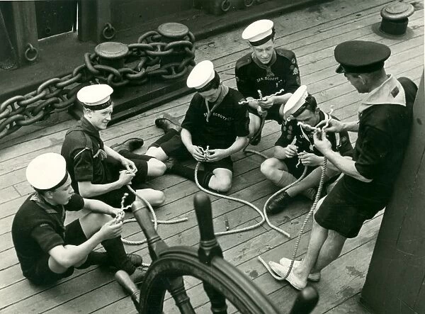 Sea Scouts receiving training on RSS Discovery