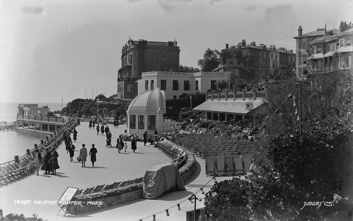 Framed Print : Seaside Promenade at Weston-super-Mare Framed Print : Seaside Promenade at Weston-super-Mare