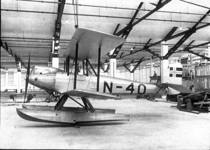 Framed Print : The second Blackburn L1A Bluebird II N-40 at Cowes in 1929 Framed Print : The second Blackburn L1A Bluebird II N-40 at Cowes in 1929