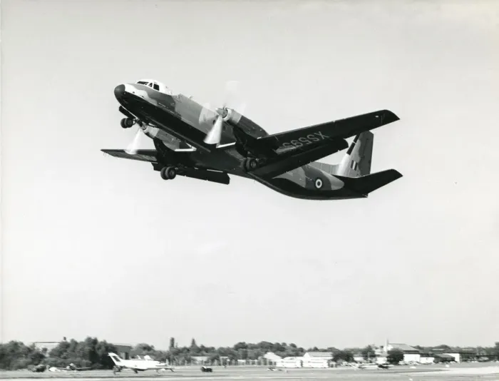 Framed Print : The second Hawker Siddeley Andover C1, XS595 Framed Print : The second Hawker Siddeley Andover C1, XS595