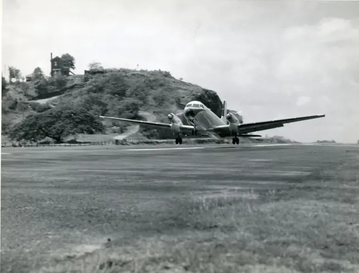 Framed Print : The second prototype Avro 748, G-ARAY, during a demonstratio Framed Print : The second prototype Avro 748, G-ARAY, during a demonstratio