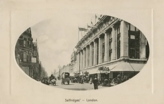 Framed Print : Selfridges Department Store - London Framed Print : Selfridges Department Store - London