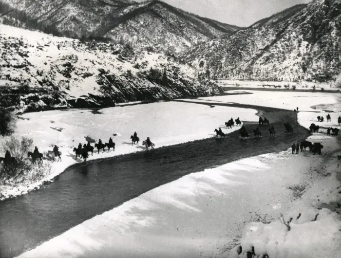 Framed Print : Serbian cavalry crossing a river in the snow, WW1