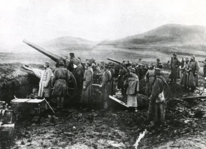 Framed Print : Serbian gunners on battlefield, WW1 Framed Print : Serbian gunners on battlefield, WW1