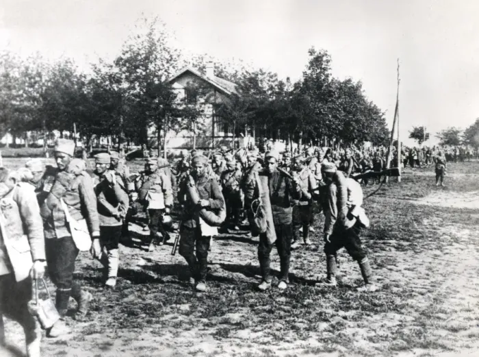 Framed Print : Serbian troops on the march, eastern front, WW1 Framed Print : Serbian troops on the march, eastern front, WW1