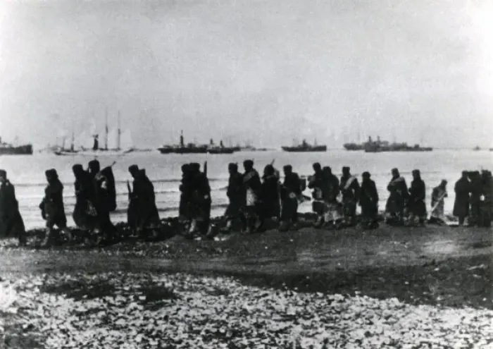 Framed Print : Serbian troops in retreat, WW1 Framed Print : Serbian troops in retreat, WW1
