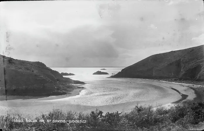 Framed Print : Serene Cove at Solva Framed Print : Serene Cove at Solva