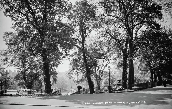 Framed Print : A Serene Day in Hyde Park Framed Print : A Serene Day in Hyde Park