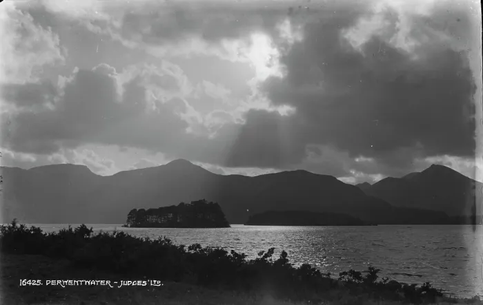 Framed Print : Serene View of Derwentwater Framed Print : Serene View of Derwentwater