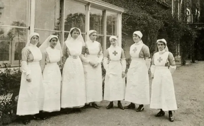 Framed Print : Seven VAD nurses at Quex Park Framed Print : Seven VAD nurses at Quex Park