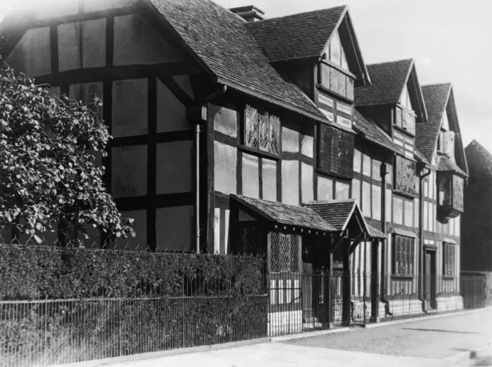Framed Print : Shakespeare / Birthplace Framed Print : Shakespeare / Birthplace