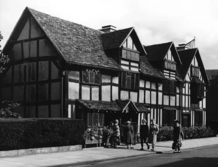 Framed Print : Shakespeares Birthplace Framed Print : Shakespeares Birthplace