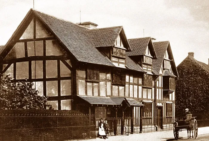 Framed Print : Shakespeares birthplace, Stratford upon Avon Framed Print : Shakespeares birthplace, Stratford upon Avon