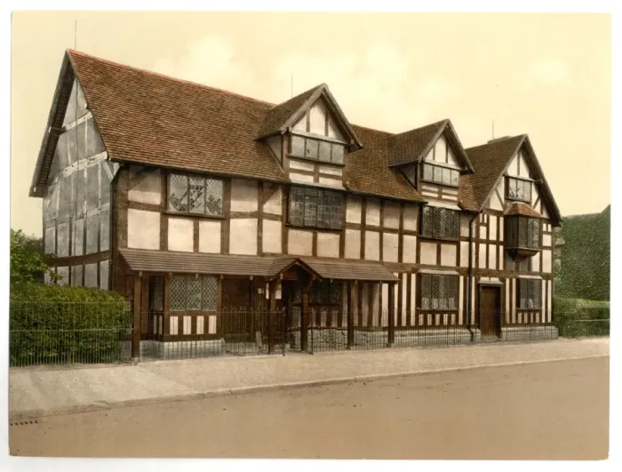 Framed Print : Shakespeares birthplace, Stratford-on-Avon, England Framed Print : Shakespeares birthplace, Stratford-on-Avon, England