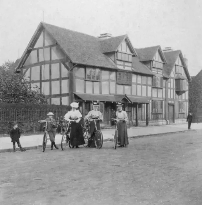 Framed Print : Shakespeares birthplace, Stratford-upon-Avon Framed Print : Shakespeares birthplace, Stratford-upon-Avon