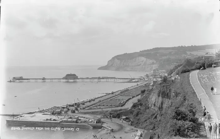 Framed Print : Shanklin from the Cliffs Framed Print : Shanklin from the Cliffs