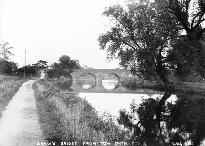 Framed Print : Shaws Bridge from Tow Path Framed Print : Shaws Bridge from Tow Path