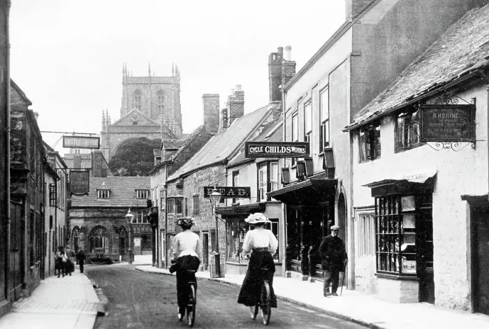 Framed Print : Sherborne Long Street early 1900s Framed Print : Sherborne Long Street early 1900s