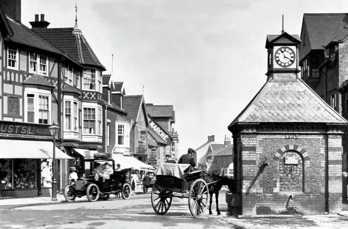 Framed Print : Sheringham High Street early 1900s Framed Print : Sheringham High Street early 1900s