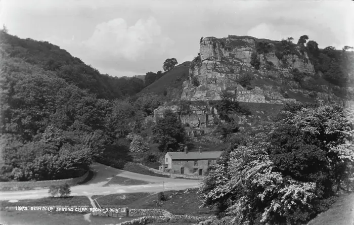 Framed Print : Shining Cliff Rock in Eyam Dale Framed Print : Shining Cliff Rock in Eyam Dale