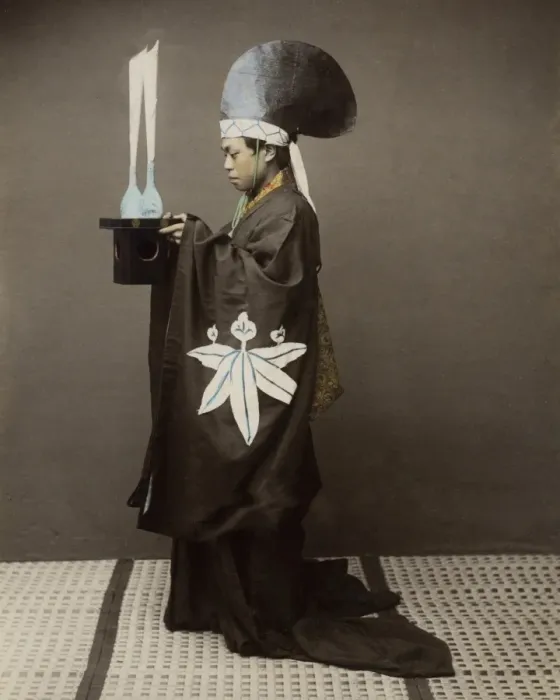 Framed Print : Shinto priest making offering, Japan Framed Print : Shinto priest making offering, Japan
