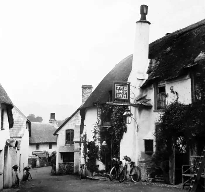 Framed Print : The Ship Inn, Porlock, early 1900s Framed Print : The Ship Inn, Porlock, early 1900s