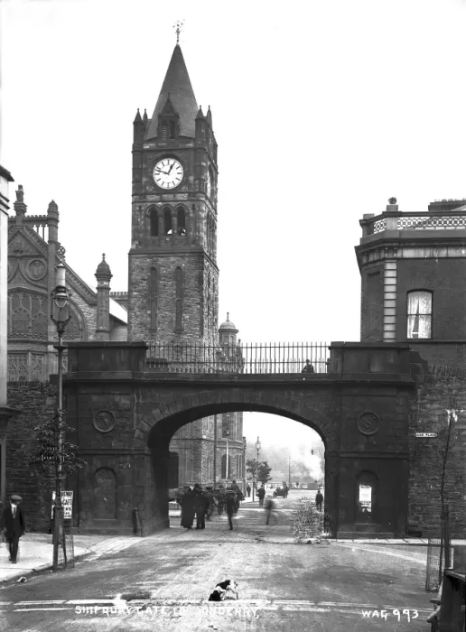 Framed Print : Shipquay Gate, Londonderry Framed Print : Shipquay Gate, Londonderry