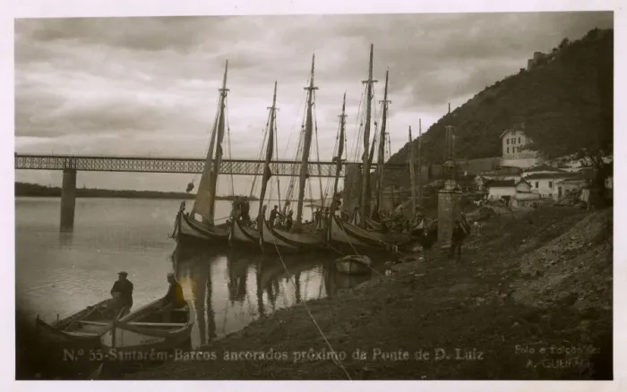 Framed Print : Ships near Dom Luiz Bridge, Santarem, Portugal Framed Print : Ships near Dom Luiz Bridge, Santarem, Portugal