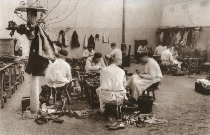 Framed Print : Shoemaking Workshop at Merxplas Labour Colony, Belgium Framed Print : Shoemaking Workshop at Merxplas Labour Colony, Belgium