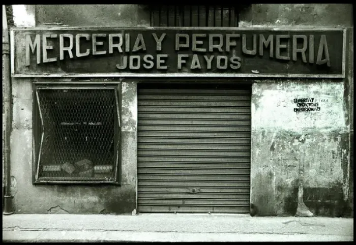 Framed Print : Shopfront, Valencia, Spain Framed Print : Shopfront, Valencia, Spain