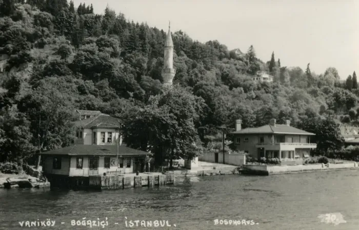 Framed Print : Shoreline of the Bosphorus, Istanbul - Vanikoy, Bogazici Framed Print : Shoreline of the Bosphorus, Istanbul - Vanikoy, Bogazici