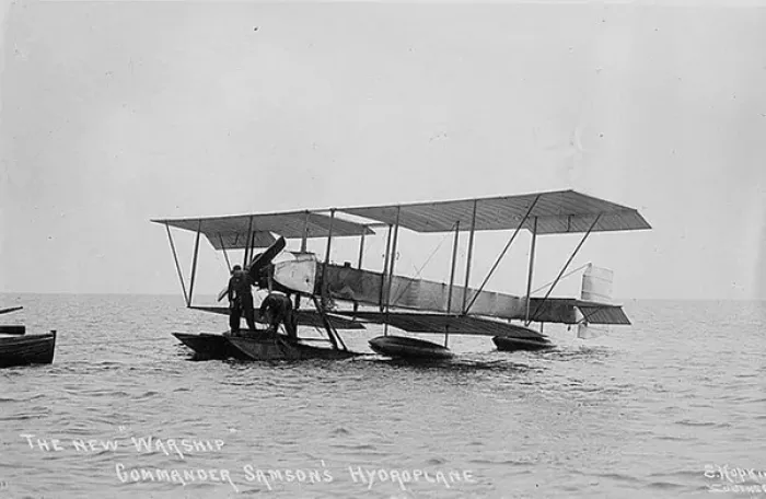 Framed Print : Short Admiralty Type 41 first flown in April 1912, thre Framed Print : Short Admiralty Type 41 first flown in April 1912, thre