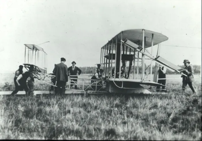 Framed Print : The Short Biplane No2 which won the Daily Mail prize Framed Print : The Short Biplane No2 which won the Daily Mail prize