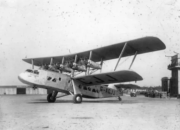 Framed Print : Short L17 Scylla G-ACJJ of Imperial Airways at Croydon Framed Print : Short L17 Scylla G-ACJJ of Imperial Airways at Croydon