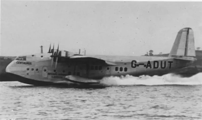 Framed Print : Short S23 C Class Imperial, (side view, taking-off) Framed Print : Short S23 C Class Imperial, (side view, taking-off)