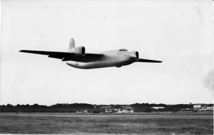 Framed Print : Short SA4 Sperrin at the Farnborough airshow in 1952 Framed Print : Short SA4 Sperrin at the Farnborough airshow in 1952