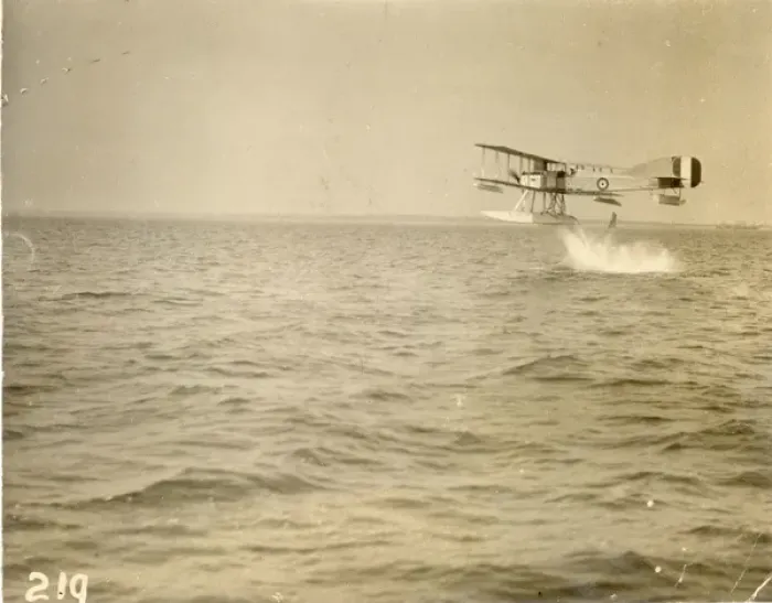 Framed Print : Short Type 184 Seaplane during torpedo practice Framed Print : Short Type 184 Seaplane during torpedo practice