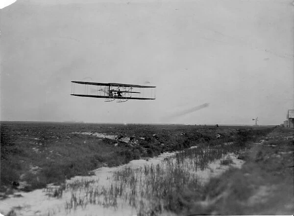Short-Wright biplane at Eastchurch in 1909