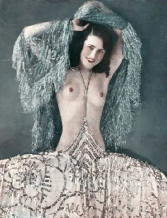 Framed Print : Showgirl from New York - Paris at the Casino de Paris, Paris Framed Print : Showgirl from New York - Paris at the Casino de Paris, Paris