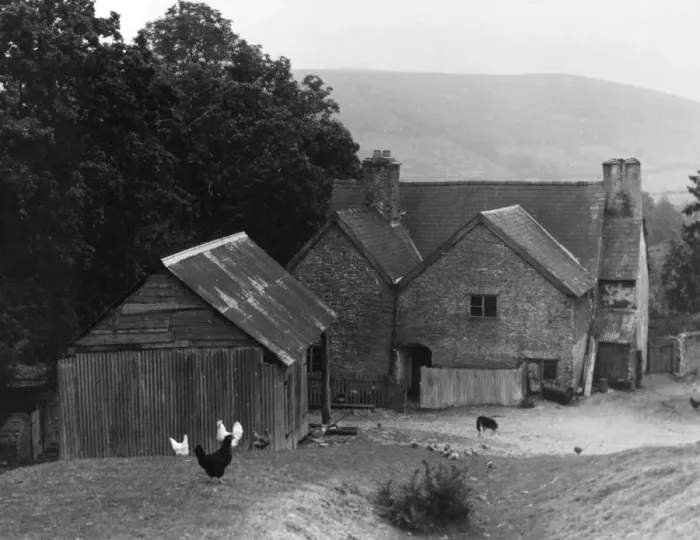 Framed Print : Shropshire Farmhouse Framed Print : Shropshire Farmhouse