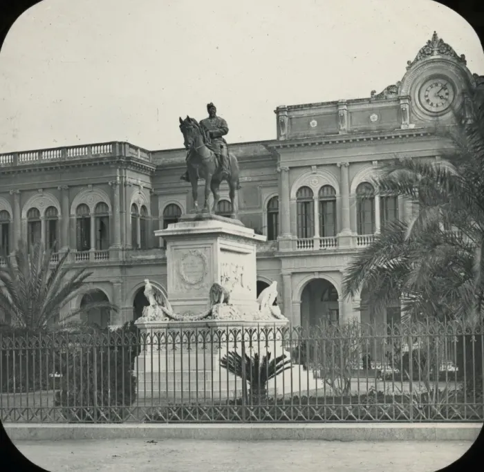 Framed Print : Sicily - Victor Emmanuel Statue Framed Print : Sicily - Victor Emmanuel Statue