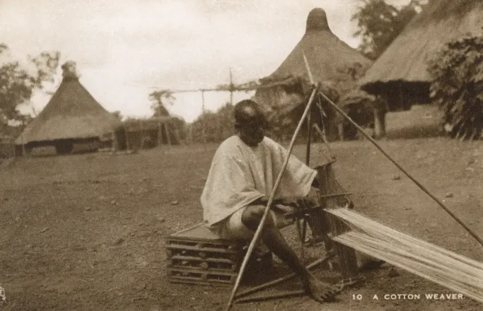 Framed Print : Sierra Leone, West Africa - A Cotton Weaver Framed Print : Sierra Leone, West Africa - A Cotton Weaver