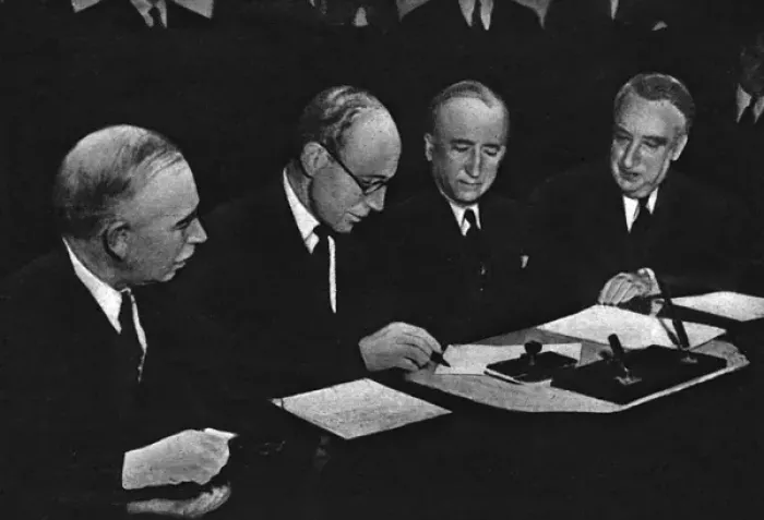 Framed Print : Signing of Anglo-US loan agreement Framed Print : Signing of Anglo-US loan agreement