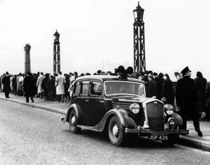 Framed Print : SIII Wolseley 18 / 85 traffic car Framed Print : SIII Wolseley 18 / 85 traffic car