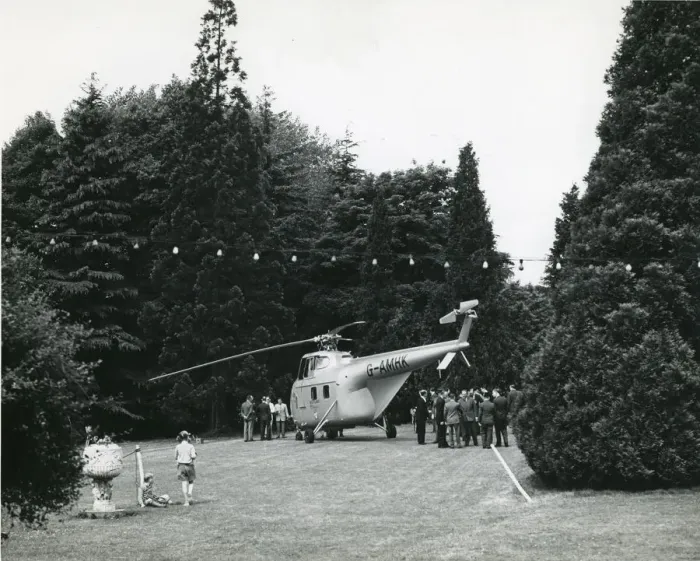 Framed Print : Sikorsky S-55, G-AMHK, registered to Westland in January 195 Framed Print : Sikorsky S-55, G-AMHK, registered to Westland in January 195