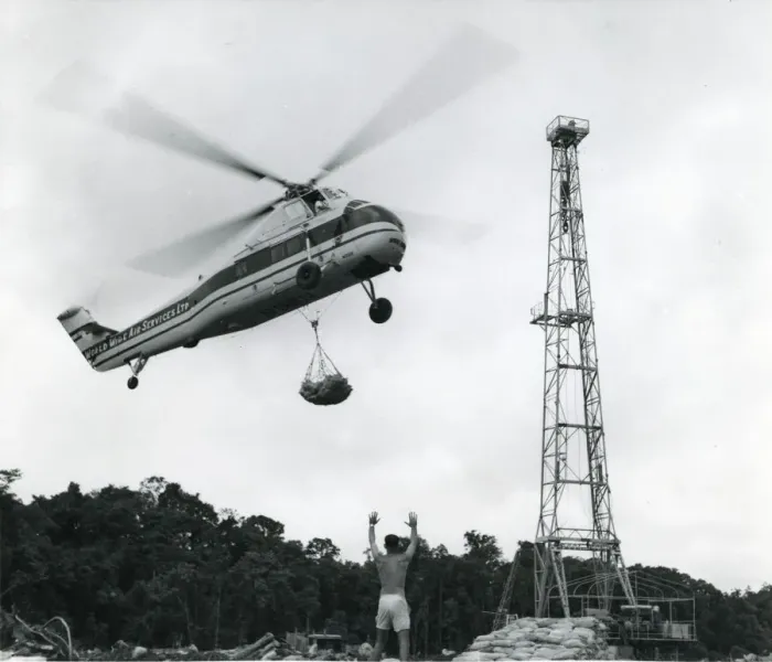 Framed Print : Sikorsky S-58, N886, of World Wide Air Services Framed Print : Sikorsky S-58, N886, of World Wide Air Services