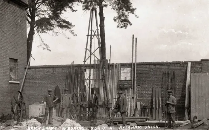 Framed Print : Sinking an Artesian Well, Union Workhouse, Aylsham, Norfolk Framed Print : Sinking an Artesian Well, Union Workhouse, Aylsham, Norfolk