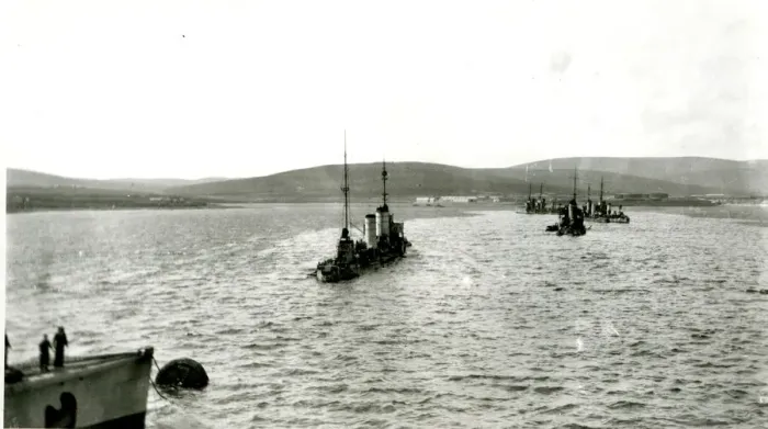 Framed Print : Sinking of German Fleet, Scapa Flow, 21 June 1919 Framed Print : Sinking of German Fleet, Scapa Flow, 21 June 1919